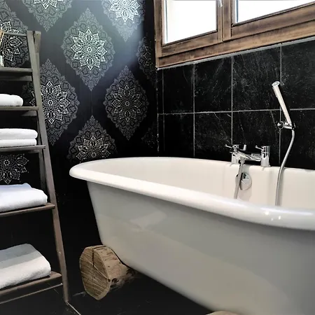 シャレー De Charme 8 Pers, Cheminee, Jacuzzi, Parking - Fr-1-676-96 *